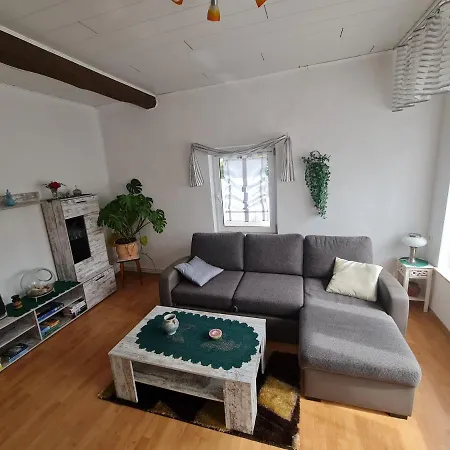 Lägenhet Grosse Mit 2 Zimmern Und Mit Einen Balkon Röbel