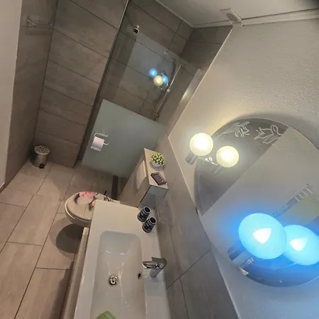 Grosse Mit 2 Zimmern Und Mit Einen Balkon Lägenhet Röbel