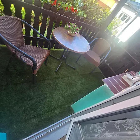 Lägenhet Grosse Mit 2 Zimmern Und Mit Einen Balkon *