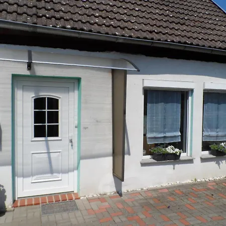 Lägenhet Grosse Mit 2 Zimmern Und Mit Einen Balkon *