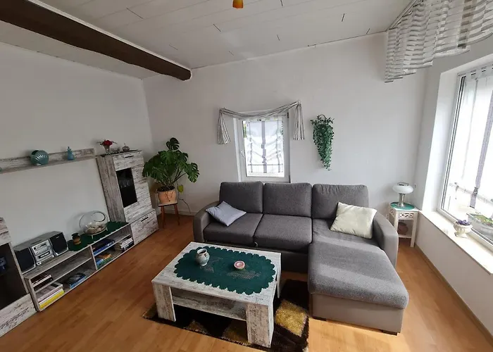 Apartment Grosse Mit 2 Zimmern Und Mit Einen Balkon Röbel