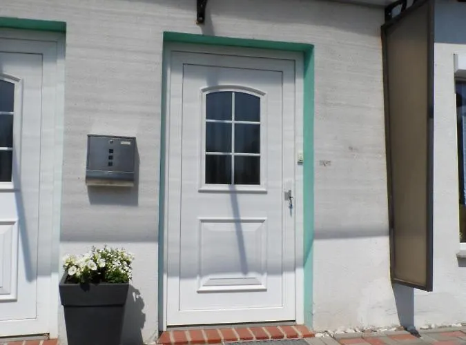 Grosse Mit 2 Zimmern Und Mit Einen Balkon *